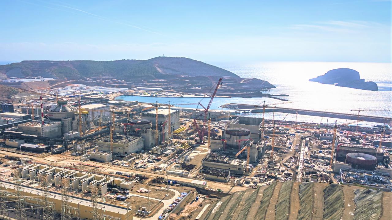 Akkuyu NGS’nin 4. ünitesinde reaktör şaftı için baskı kirişi monte edildi