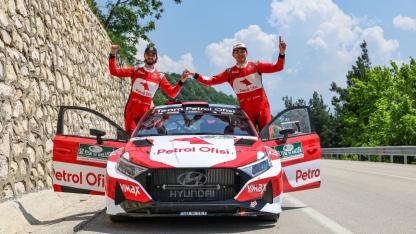 Bursa Rallisi’nde zaferin adı yine Kerem Kazaz
